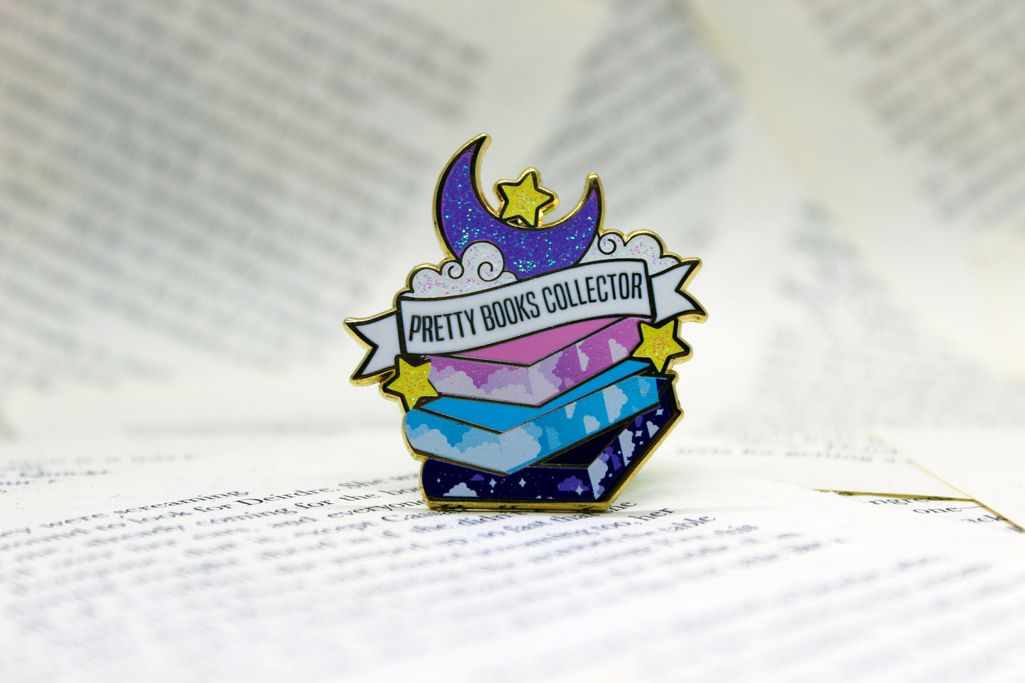Pretty Books Collector hard enamel pin | Book lover | Bibliophile