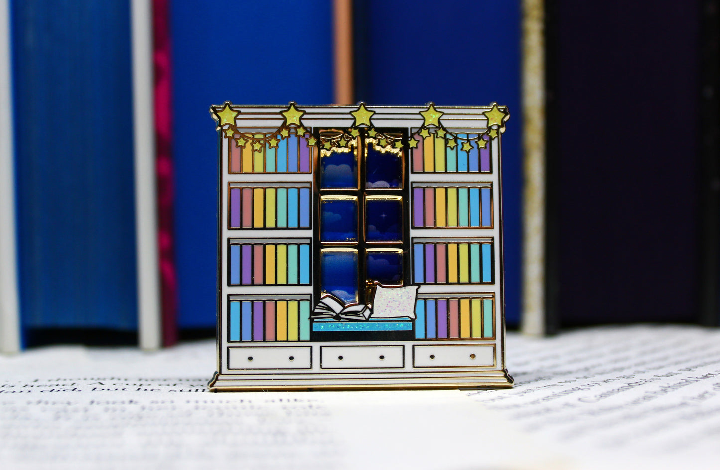 Reading Nook "Reading until midnight" sliding hard enamel pin | Book lover | Bibliophile