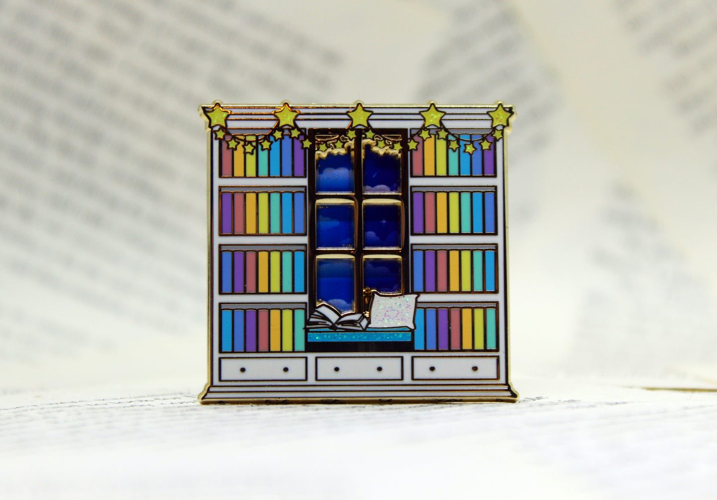 Reading Nook "Reading until midnight" sliding hard enamel pin | Book lover | Bibliophile