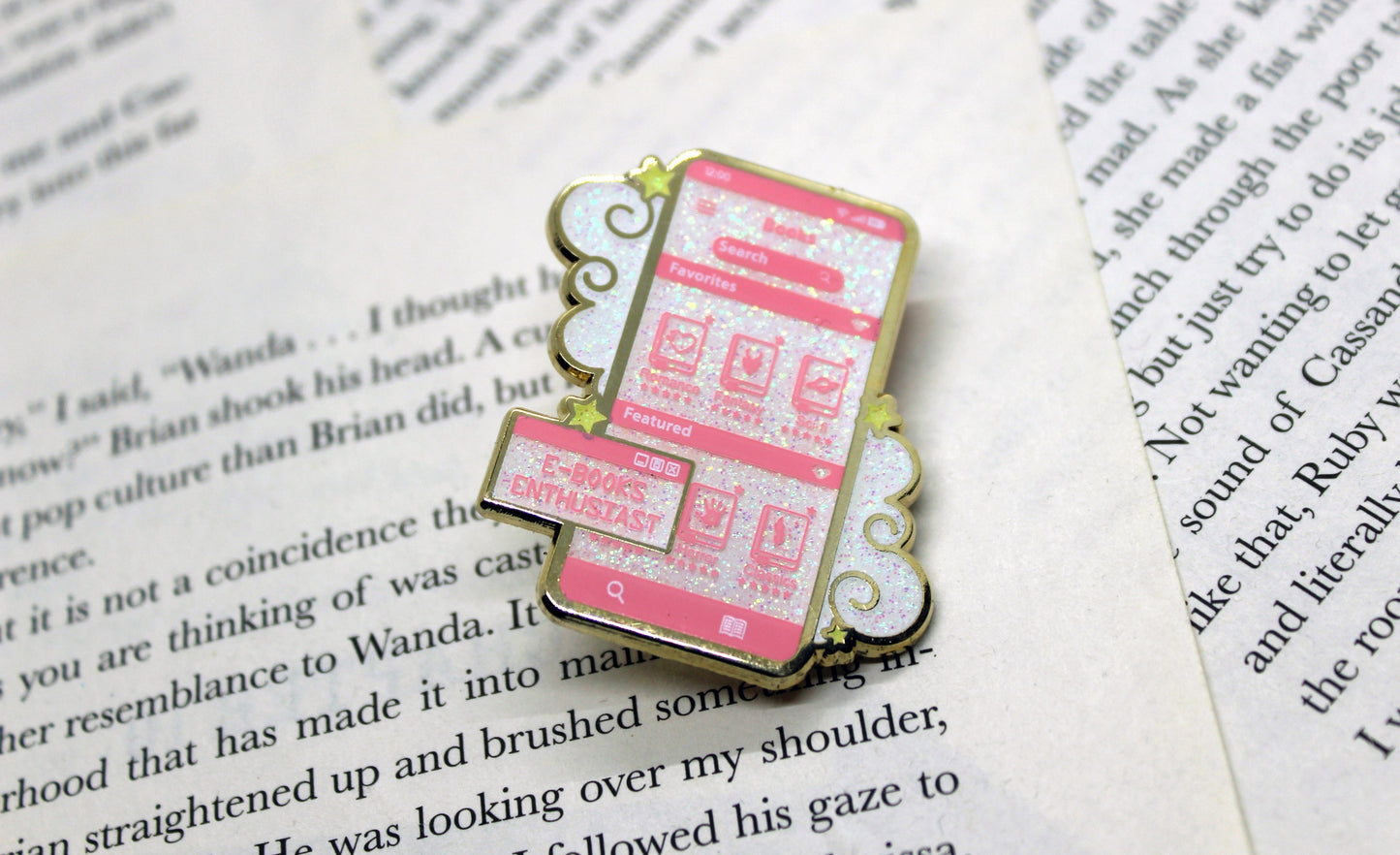 E-Book Enthuasiat Pink hard enamel pin | Book lover | Bibliophile