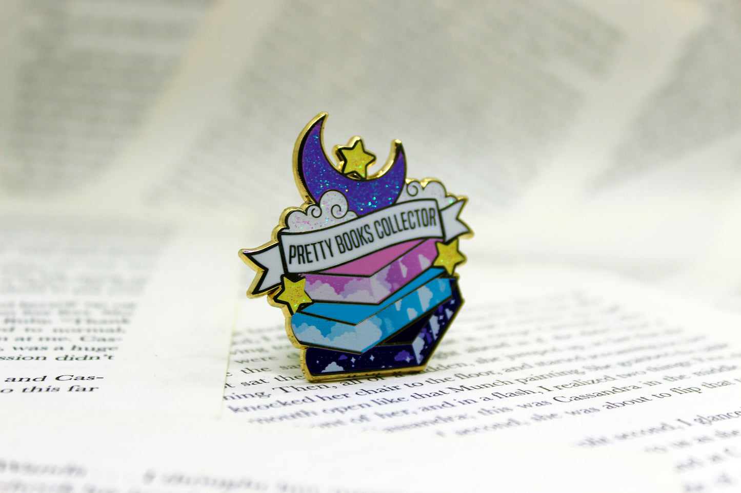 Pretty Books Collector hard enamel pin  | Book lover | Bibliophile