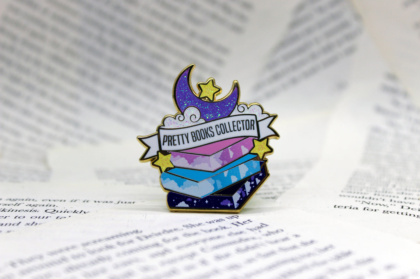 Pretty Books Collector hard enamel pin  | Book lover | Bibliophile