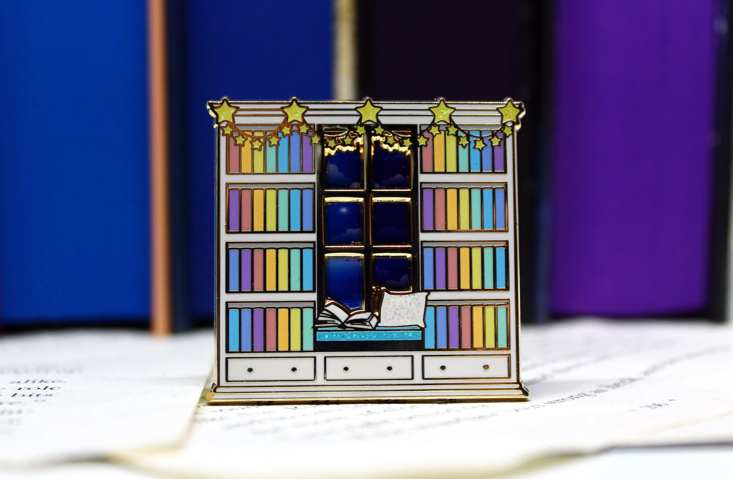 Reading Nook "Reading until midnight" sliding hard enamel pin  | Book lover | Bibliophile